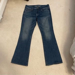 American Eagle “Low Rise 360 Super Stretch Kick Bootcut” Jeans Size 8 Short.